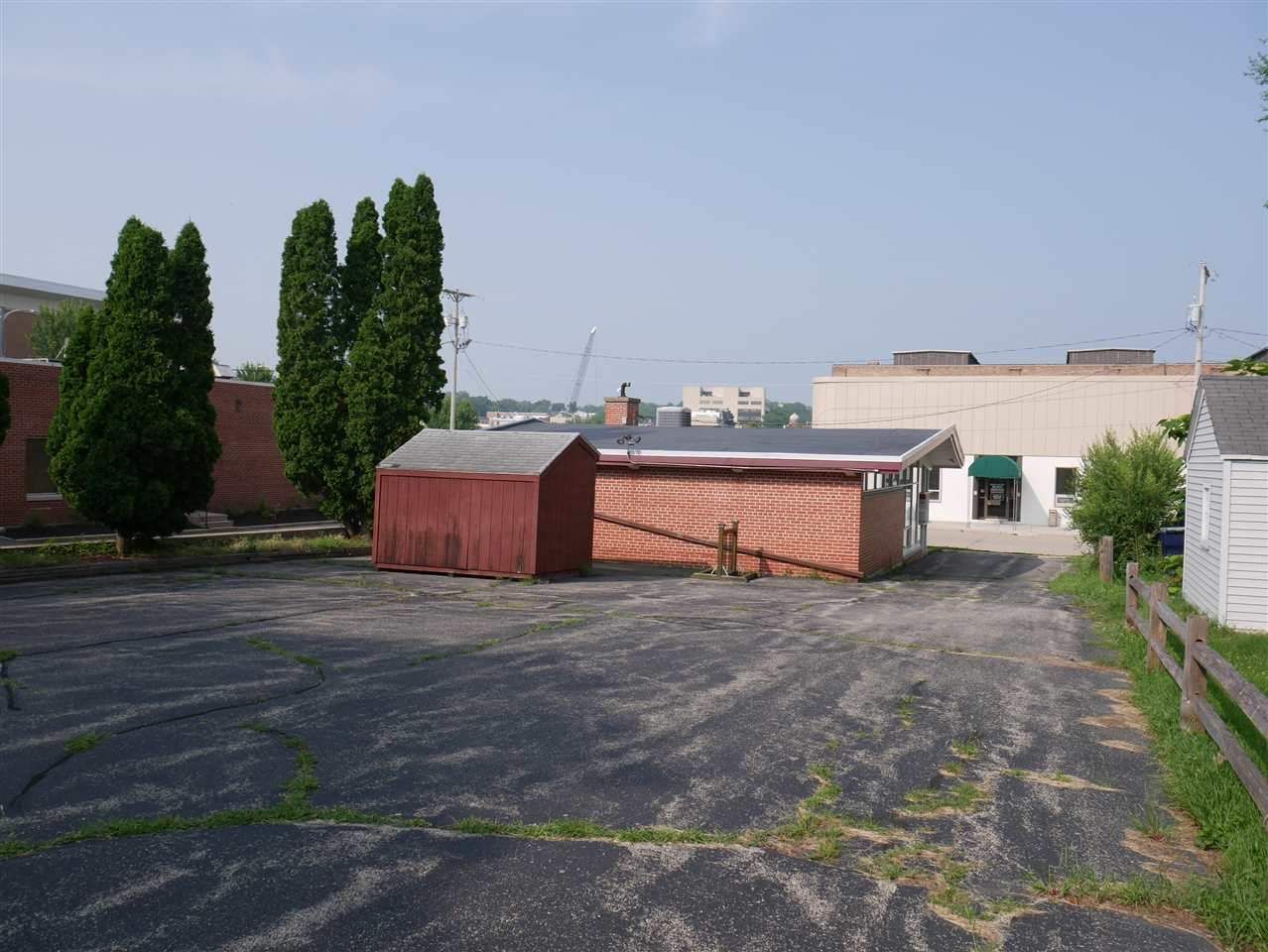 114 S Franklin St, Janesville, WI 53548
